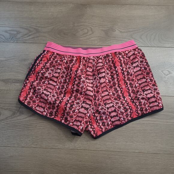 Under Armour Shorts Women Small Pink Black Athletic Athleisure Moisture Wicking - Picture 2 of 7